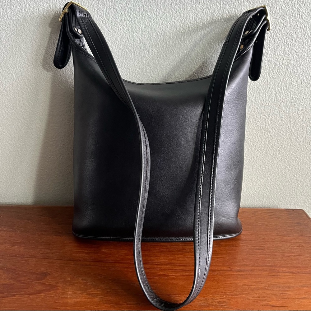 PROJECT: READ before purchasing - Vintage Coach Black Shoulder Sac Style 9730 - Picture 3 of 15